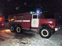 В Нижегородской области горели надворные постройки около частного дома, пожарные спасли 11 коров

