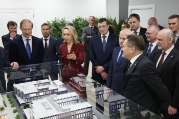 Денис Мантуров и Глеб Никитин посетили Саров