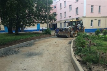 Дворовые территории начали благоустраивать в Чебоксарах