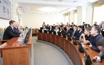 Спикер ЗС НО Евгений Люлин оценил работу молодёжных парламентов ПФО Спикер ЗС НО Евгений Люлин оценил работу молодёжных парламентов ПФО