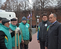 Кондрашов принял участие в субботнике, стартовавшем в Н.Новгороде перед праздниками   