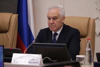 Семью спикера Саратовоблдумы Антонова связали с делом Центра поддержки экспорта Семью спикера Саратовоблдумы Антонова связали с делом Центра поддержки экспорта