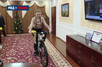 Министр МВД России исполнил мечту девочки из Саранска 