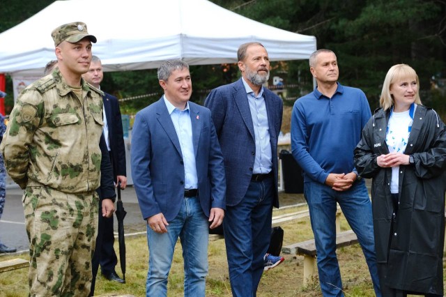 Игорь Комаров принял участие в закрытии финала нового общественного проекта ПФО «МолоТ» для работающей молодежи