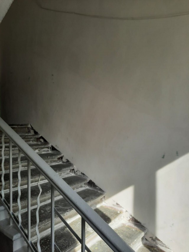 Подъезд в жилом доме в Автозаводском районе отремонтируют по требованию жилинспекции Подъезд в жилом доме в Автозаводском районе отремонтируют по требованию жилинспекции