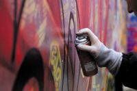Машинист электропоезда пострадал от действий граффитистов, разрисовывавших вагоны электрички в Павлове Нижегородской области