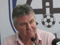 Хиддинк обещал помочь развитию футбола в Н.Новгороде