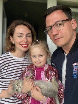 Глава Городца Александр Мудров взял котёнка из приюта Глава Городца Александр Мудров взял котёнка из приюта