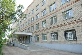 Территорию 27 медучреждений отремонтируют в Саратовской области