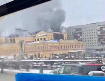 Бытовка загорелась на территории Нижегородской ярмарки днем 9 февраля Бытовка загорелась на территории Нижегородской ярмарки днем 9 февраля