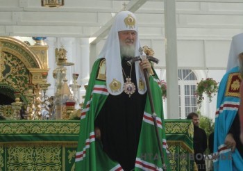 Патриарх Кирилл накануне Вербного воскресенья и Пасхи призвал верующих молиться дома
