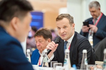 Дмитрий Старостин рассказал о возможностях нижегородской ОЭЗ «Кулибин» китайским партнерам Дмитрий Старостин рассказал о возможностях нижегородской ОЭЗ «Кулибин» китайским партнерам