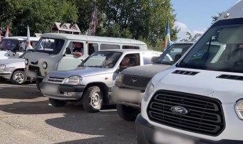 Десять машин отправили с гумгрузом на СВО из Кировской области Десять машин отправили с гумгрузом на СВО из Кировской области