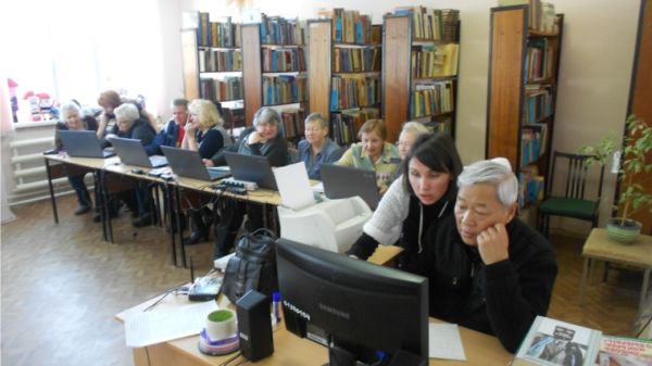 Более 600 чебоксарских ветеранов и пенсионеров стали участниками проекта "С компьютером на "ТЫ"