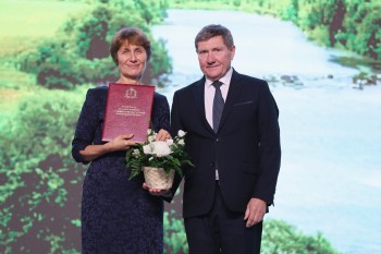 Гранты более чем на 26 млн рублей вручили нижегородским предприятиям АПК в День работника сельского хозяйства региона Гранты более чем на 26 млн рублей вручили нижегородским предприятиям АПК в День работника сельского хозяйства региона