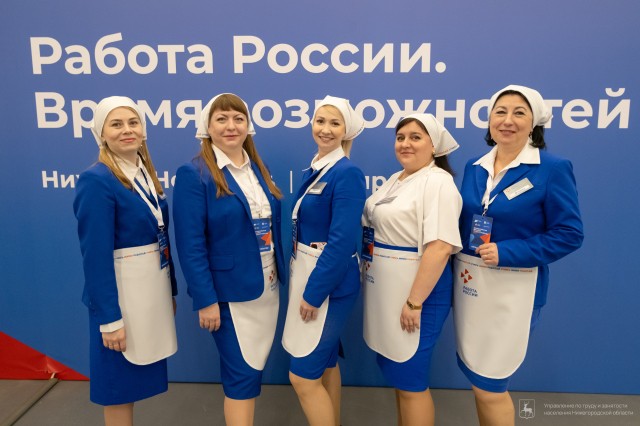 Около 500 нижегородцев заключили трудовые договоры на площадке  Всероссийской ярмарки трудоустройства в Нижнем Новгороде