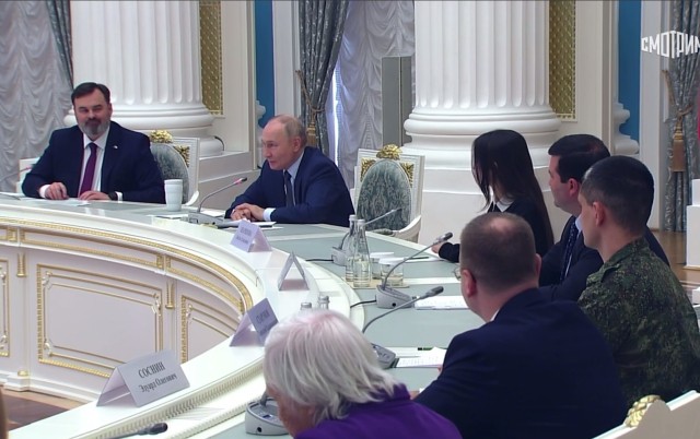 Эдуард Соснин пригласил Владимира Путина в молодёжную столицу России — Пермь Эдуард Соснин пригласил Владимира Путина в молодёжную столицу России — Пермь