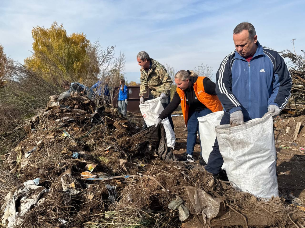 В Лысковском округе приступили к ликвидации несанкционированной свалки