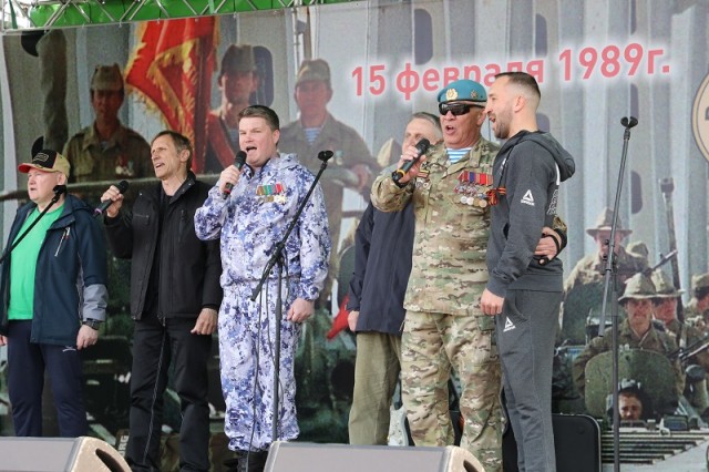 Нижегородцы приняли участие в митинге в поддержку Президента и Вооружённых сил России Нижегородцы приняли участие в митинге в поддержку Президента и Вооружённых сил России