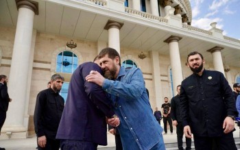 Губернатор Самарской области Вячеслав Федорищев сегодня работает в Грозном