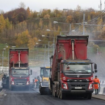 Укладка нижнего слоя дорожного полотна на Молитовском мосту Нижнего Новгорода полностью завершена