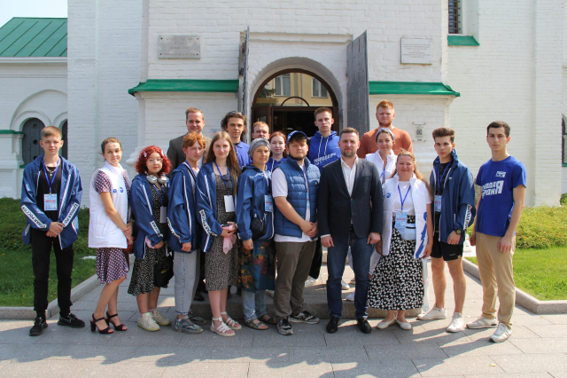  Волонтеры "Единой России" будут помогать прибывшим в Дивеево паломникам