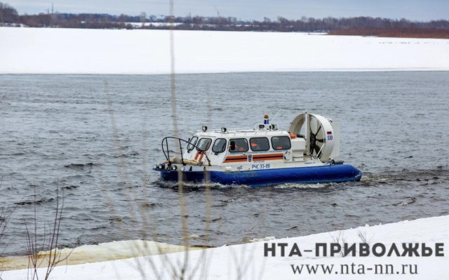 Рыбак провалился под лед в Прикамье