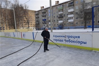 Хоккейные площадки в Чебоксарах готовят к предстоящему сезону
