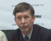 Дахин не считает исключение из "Единой России" главы Уренского района Комарова самым лучшим вариантом решения проблемы