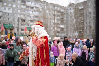 Социальные участковые возвращают традиции дворовых ёлок в Нижнем Новгороде
