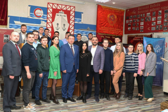 Члены Совета работающей молодежи Нижегородской области ознакомились с работой завода 