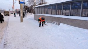 Более 180 единиц техники и 1272 рабочих было задействовано на уборке снега 25 января в Чебоксарах Более 180 единиц техники и 1272 рабочих было задействовано на уборке снега 25 января в Чебоксарах