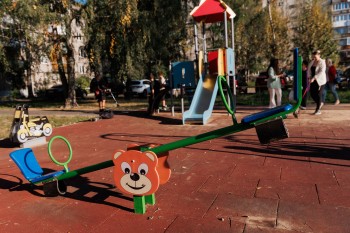 Социальные участковые помогли в установке детской площадки в Нижнем Новгороде