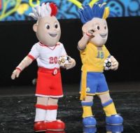 Официально представлены талисманы Евро-2012 в Польше и Украине (фото)