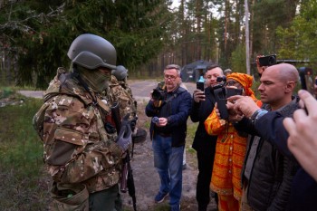 Иностранные гости посетили пункт отбора добровольцев в Нижнем