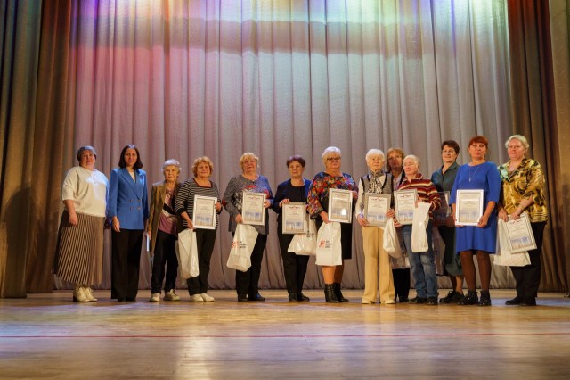 В Нижнем Новгороде состоялся концерт «Сердцем со СВОими» для семей участников спецоперации В Нижнем Новгороде состоялся концерт «Сердцем со СВОими» для семей участников спецоперации