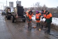 Чебоксарские дорожники продолжают зимний ремонт городских магистралей

