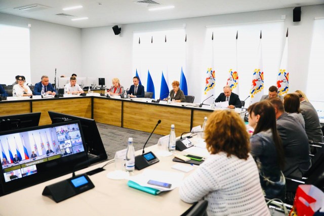 Вопросы реализации нацпроекта "Здравоохранение" обсудили на окружном совещании в Нижнем Новгороде