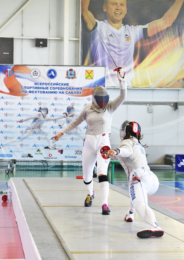 Всероссийские соревнования по фехтованию на саблях прошли в Арзамасе