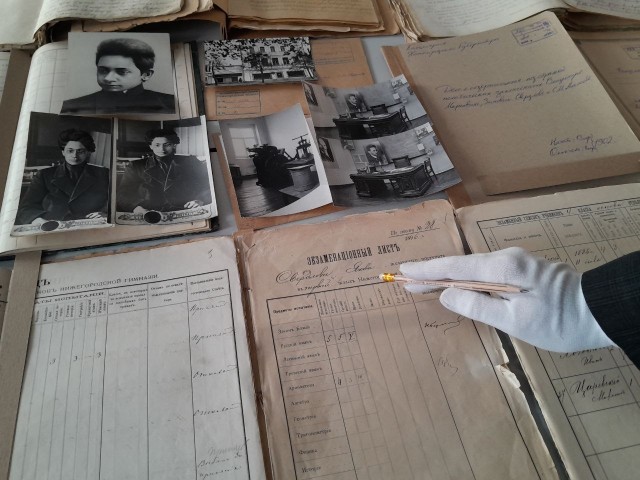 Нижегородские архивисты подготовили выставку документов к 140-летию со дня рождения Якова Свердлова Нижегородские архивисты подготовили выставку документов к 140-летию со дня рождения Якова Свердлова