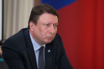 Подрядчик исправит разрушения на мемориале в сквере на улице Нартова в Нижнем Новгороде