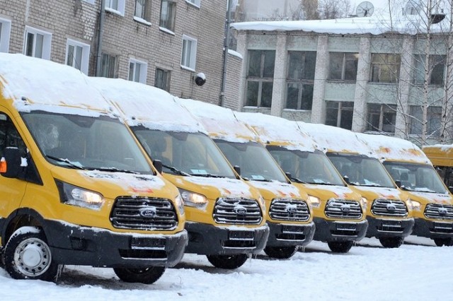 Опорные школы Кировской области получат 18 новых автобусов