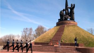 Церемония возложения цветов и венков к Монументу Славы парка "Победы" пройдет 9 мая в Чебоксарах