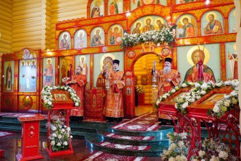 Хохломская роспись украсила иконостас нового храма в Нижнем Новгороде