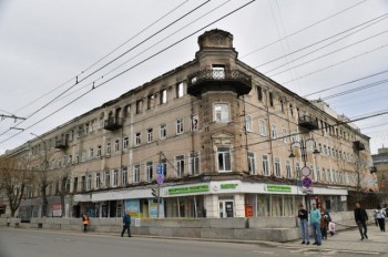 Здания бывших гостиниц "Россия" и "Европа" в Саратове готовят к реставрации