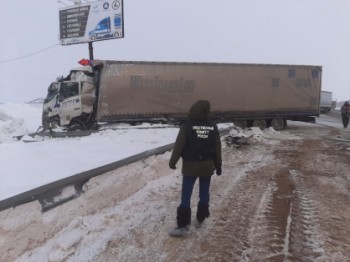 Три человека пострадали в ДТП с автобусом и фурой в Самарской области