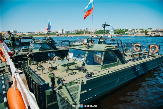 Чебоксары встретили экспедицию понтонных подразделений "5 тыс. км по водным путям России"