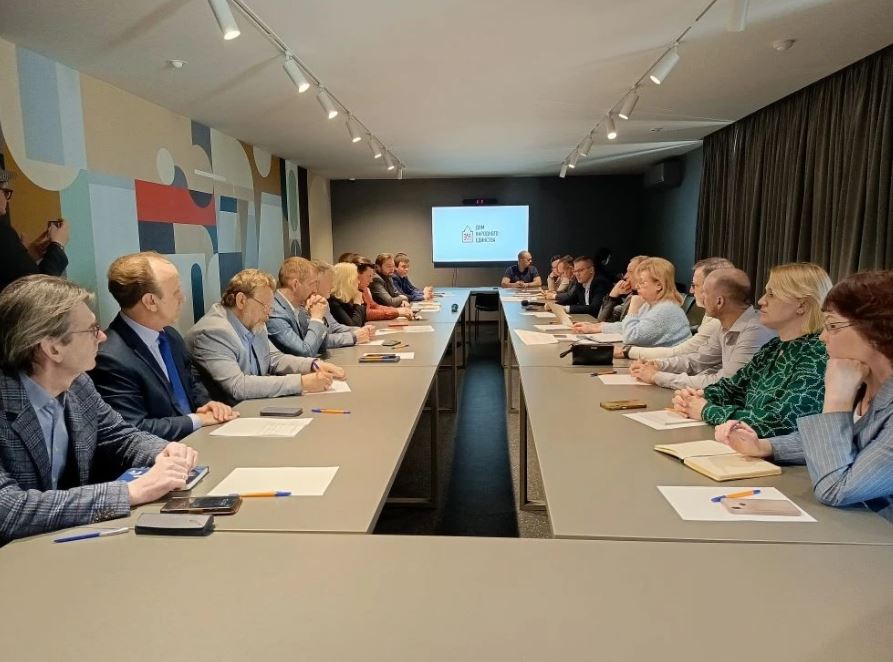 Эксперты обсудили отказ от наличной оплаты в транспорте