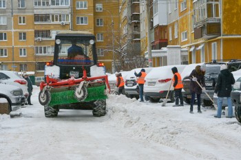 Около 400 единиц техники и более 900 дорожных рабочих задействованы для устранения последствий снегопада в  Нижнем Новгороде