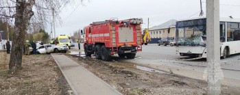 Два человека пострадали в Кирове в ДТП с участием автобуса и "Приоры"